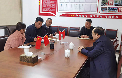 縣委常委、副縣長(zhǎng)李兆勝，縣科技局局長(zhǎng)程樹民一行蒞臨公司指導(dǎo)企業(yè)科技創(chuàng)新